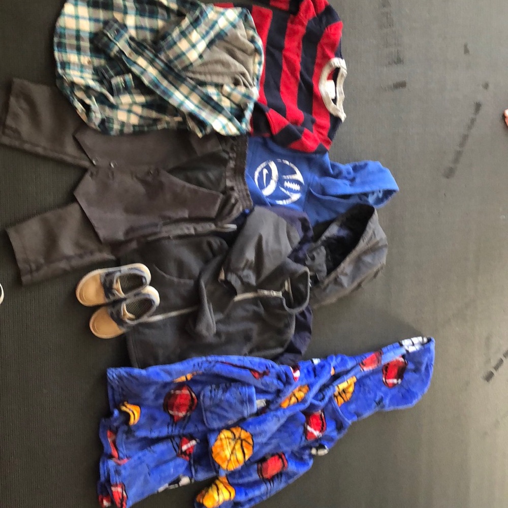 Lot of boys 3t/4t winter clothes and dress shoes